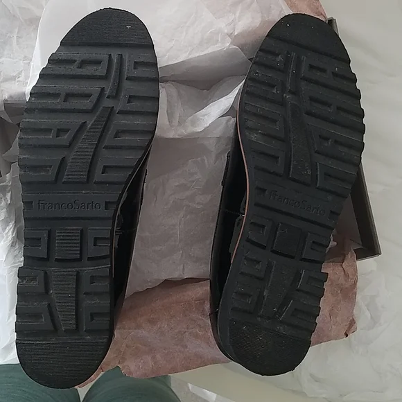 AMAZING Franco Sarto Patent Leather Loafers - Picture 4 of 4